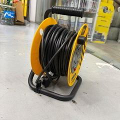 Defender 240V 13A 4-Way Extension Cable Reel 20m 工业延长线电缆卷盘