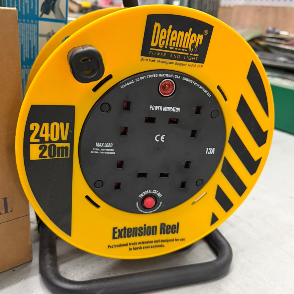 Defender 240V 13A 4-Way Extension Cable Reel 20m 工业延长线电缆卷盘